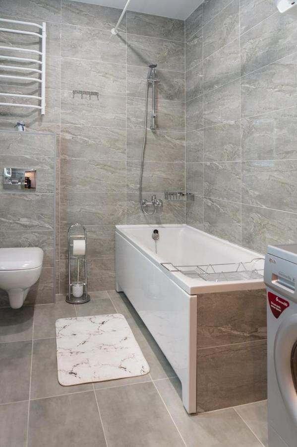Жк Светлопарк Apartman Kijev Kültér fotó