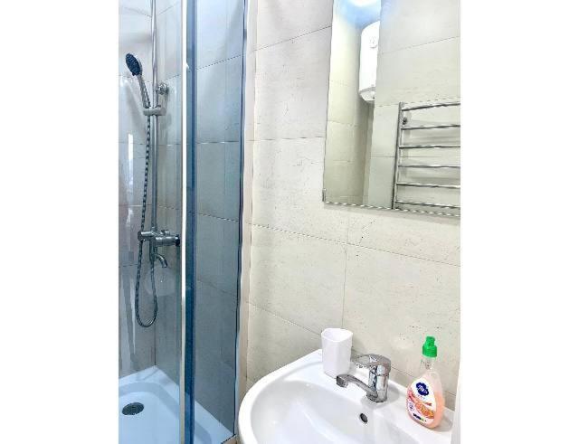 Жк Светлопарк Apartman Kijev Kültér fotó